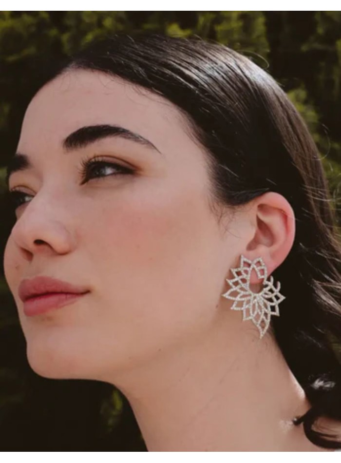 Earrings in silver with flower design with...