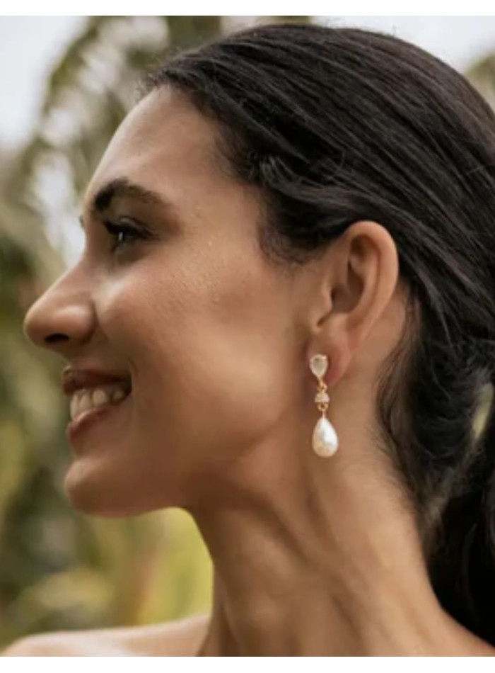 Earrings with moonstone and pearl in drop shape