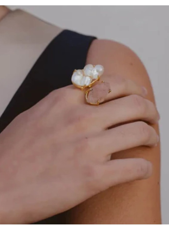 Bague réglable avec pierre rose et perle baroque