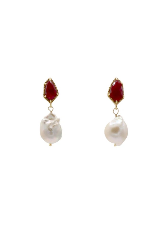 Longues boucles d'oreilles avec rubis et perle