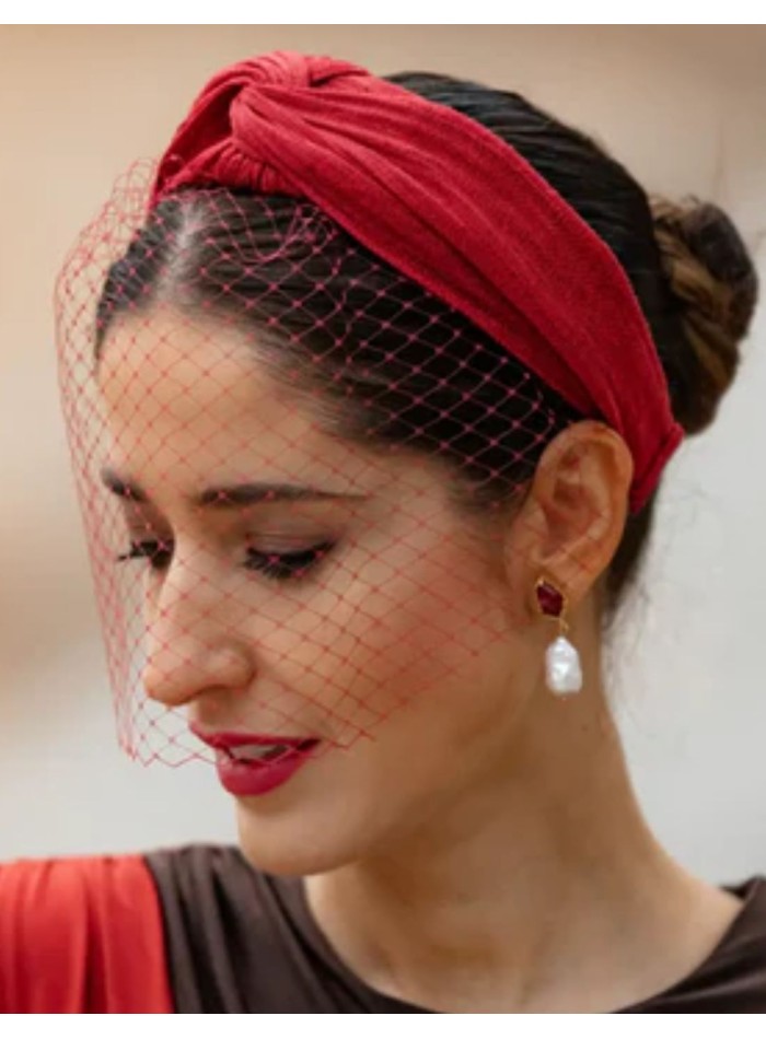 Longues boucles d'oreilles avec rubis et perle