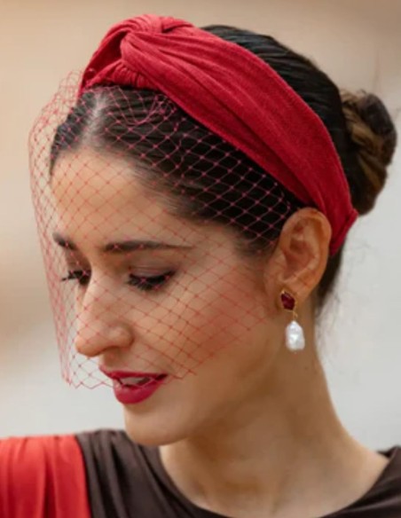 Longues boucles d'oreilles avec rubis et perle