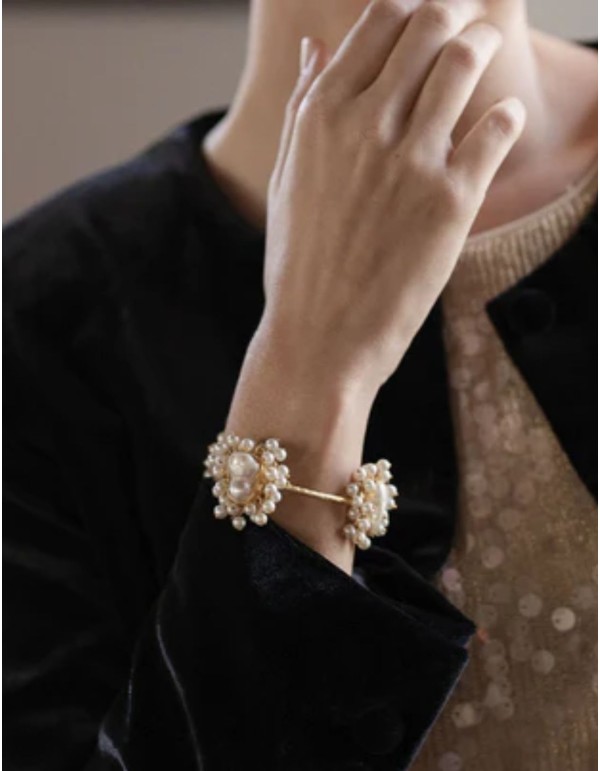 Adjustable bracelet with pearl flower design 2