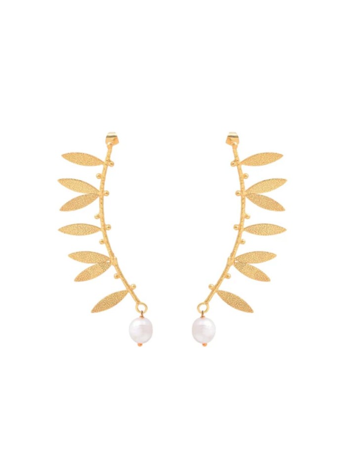 Earrings with leaf design with pearl
