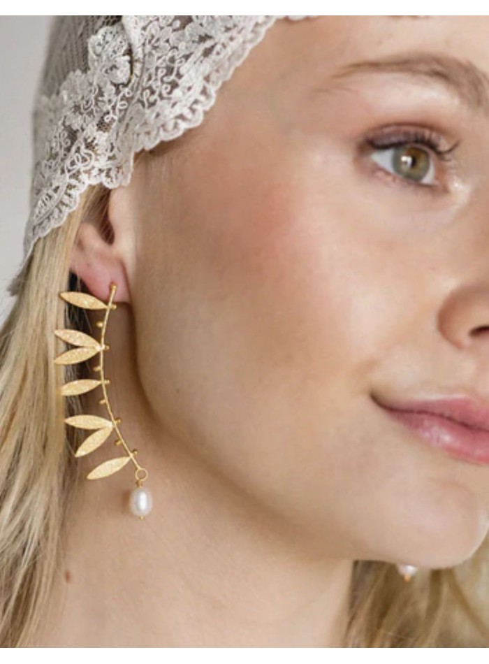 Pendientes con diseño de hoja con perla