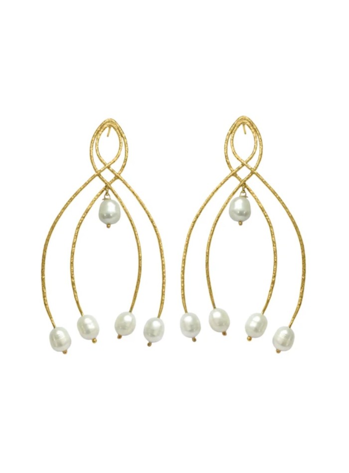 Earrings with geometrical design and pearls