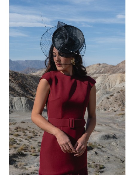 Vestido largo de crepe con espalda abierta y falda de flecos para eventos especiales