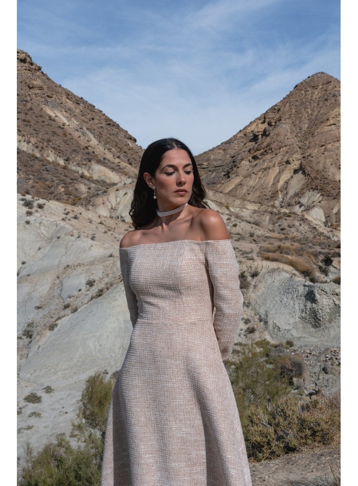 Robe midi en tweed avec encolure Bardot et jupe...