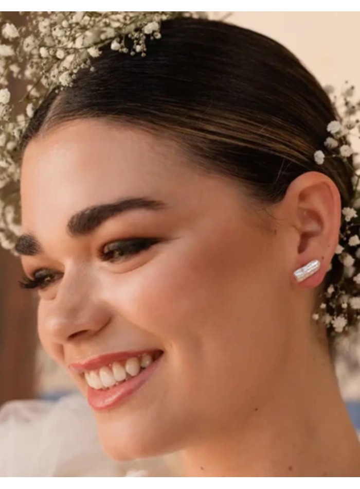 Petites boucles d'oreilles en perles allongées