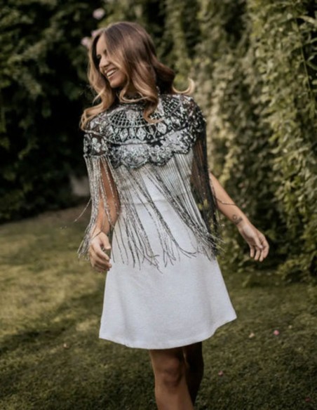 Cape bijou avec broderie de paillettes et motifs géométriques