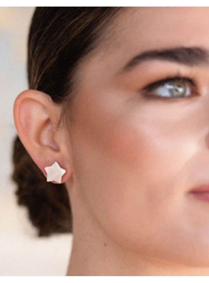 Petites boucles d'oreilles étoile en nacre
