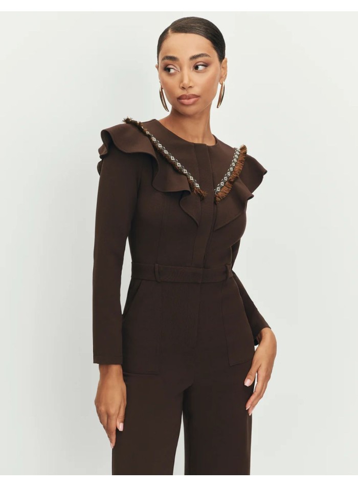 Mono entallado con detalles de pasamanería y flecos marron