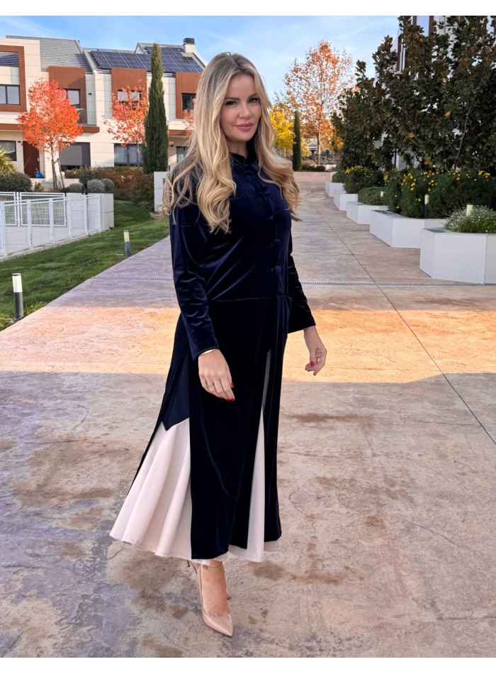 Velvet kimono with button details