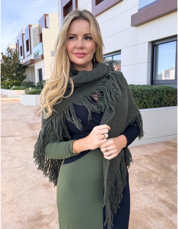 Poncho à franges pour invitée vert 2