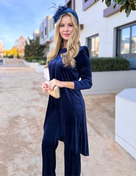 Conjunto de terciopelo azul marino con kaftan y pantalones palazzo