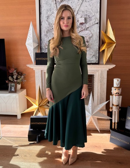 Vestido midi verde bicolor con bajo de volante para navidad
