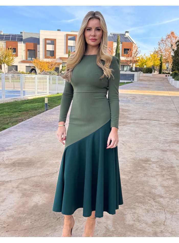 Vestido midi verde bicolor con bajo de volante para fiesta