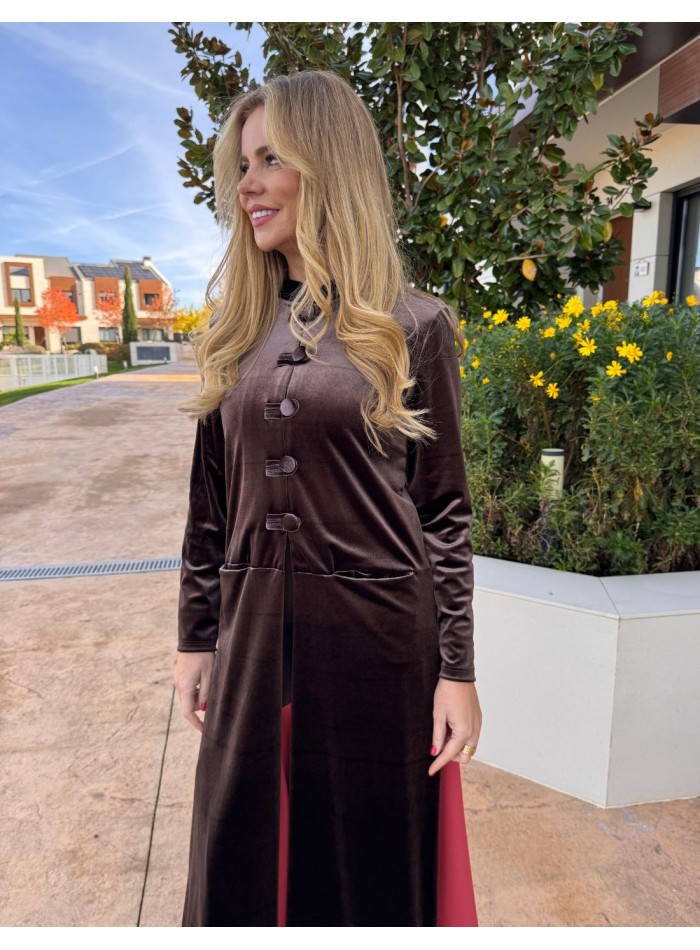 Kimono en velours avec détails de boutons bruns