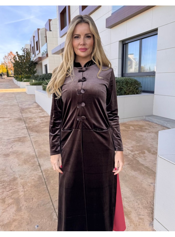 Kimono en velours avec détails de boutons bruns