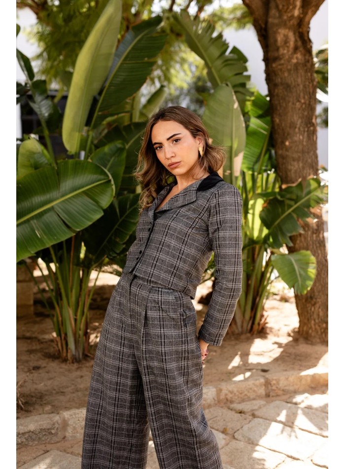 Grey and black checkered guest short jacket