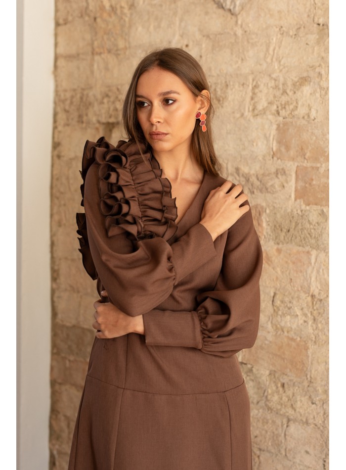 Midi dress with brown ruffle and long puffed...