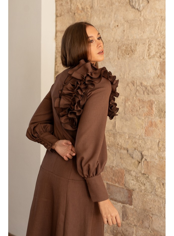 Midi dress with brown ruffle and long puffed...