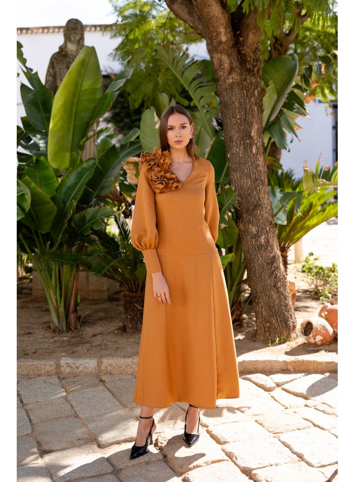 Midi dress with ruffle and long puffed sleeves