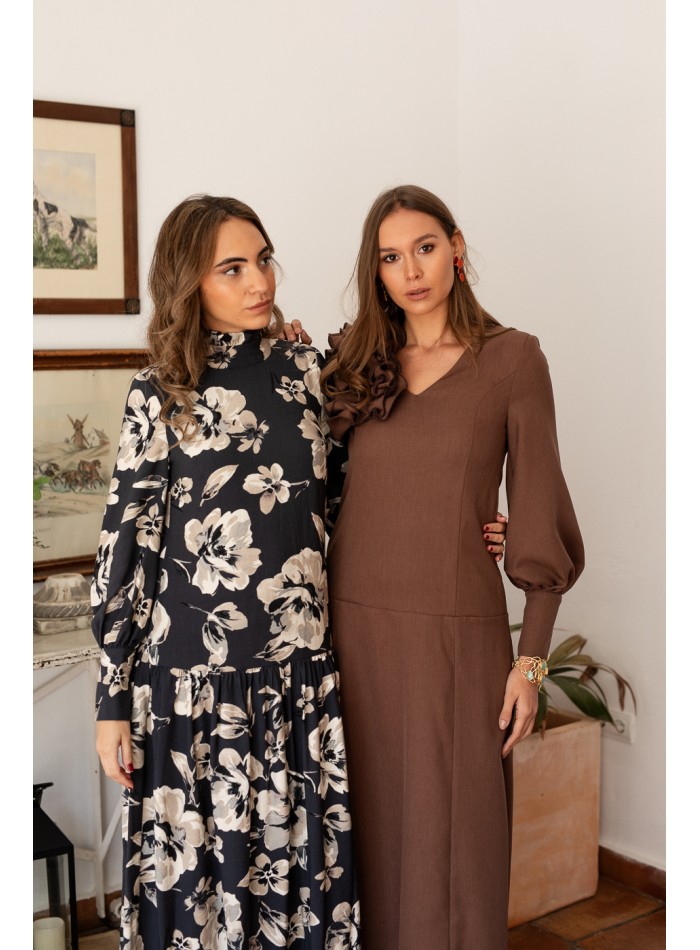 Vestido midi estampado flores azul y manga larga abullonada para invitada de invierno