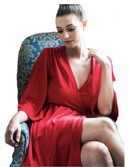 vestido largo rojo con corte en la falda para invitadas a bodas de mañana