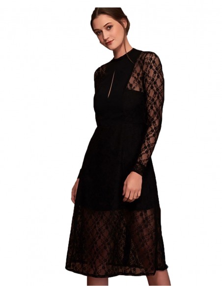 vestido midi con encaje negro para invitadas a eventos de mañana