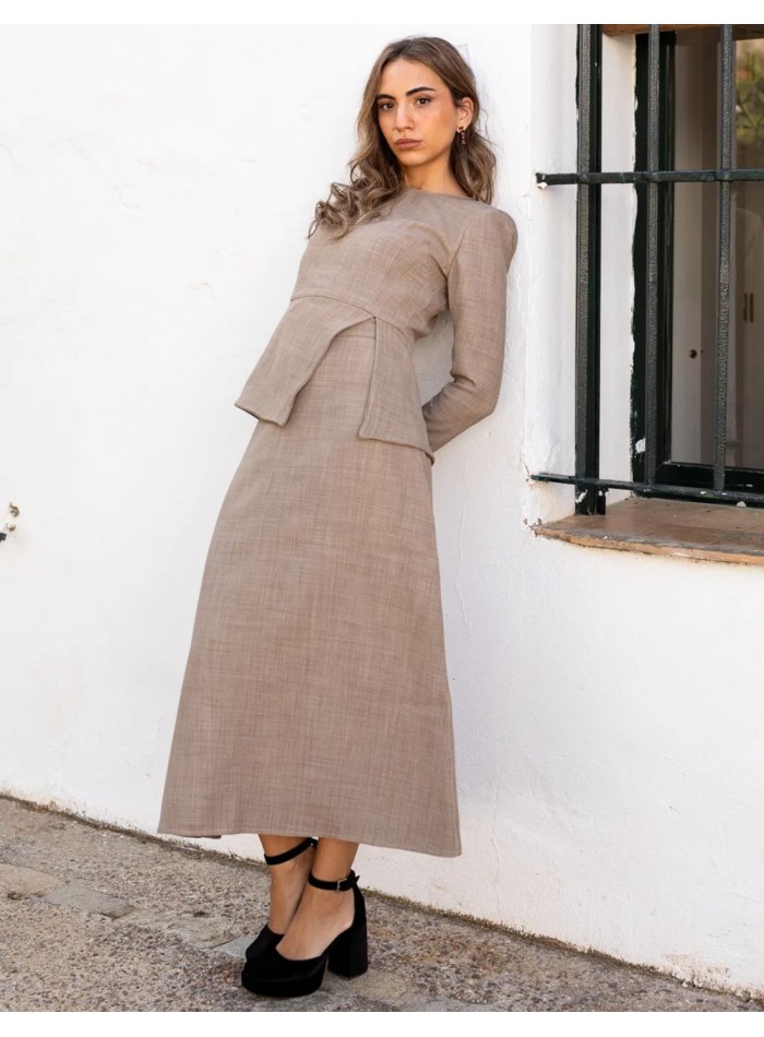 Falda con diseño midi evasé en beige