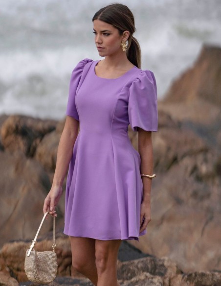 Lilac short dress with round neckline