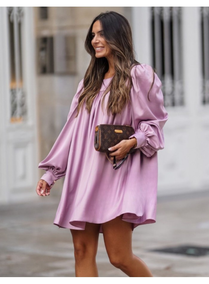 Vestido corto lila de corte amplio