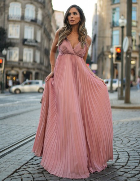 Long pleated dress with plunging neckline pink