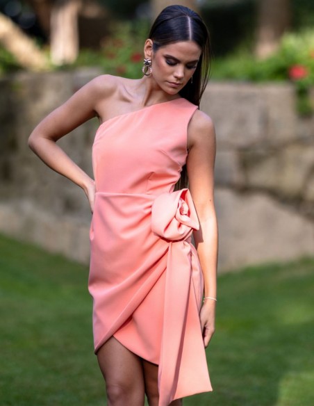 Short salmon dress with flower