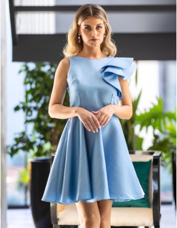 Short guest dress with ruffles on one sleeve