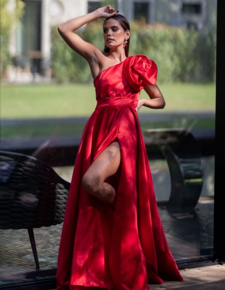 Vestido de invitada estructurado princesa rojo