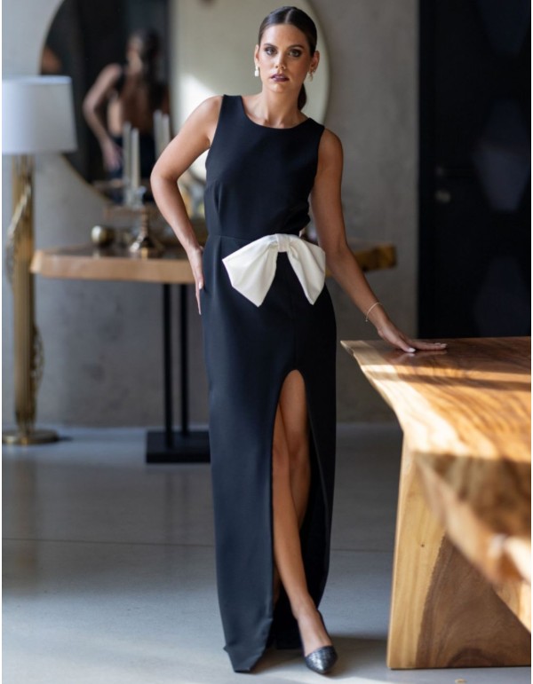Longue robe d'invité noire avec nœud