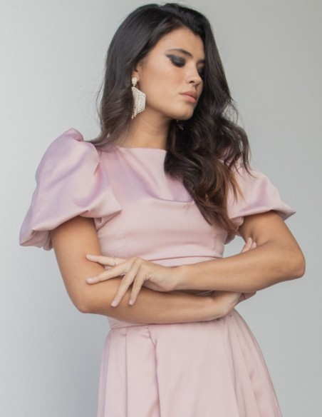 Crop top con escote redondo y cierre invisible