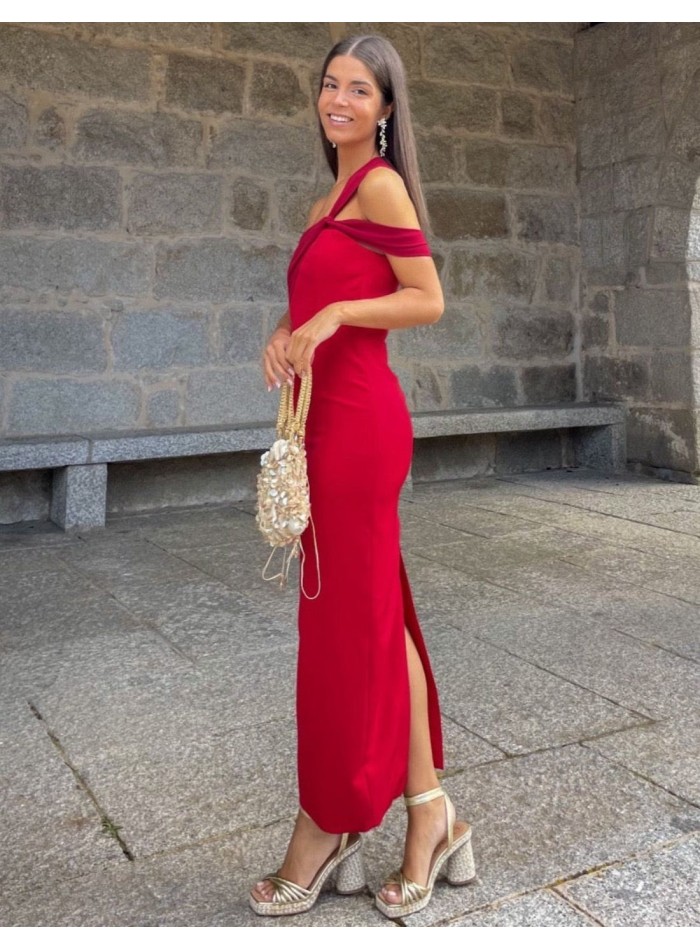 Vestido de invitada largo rojo con fular
