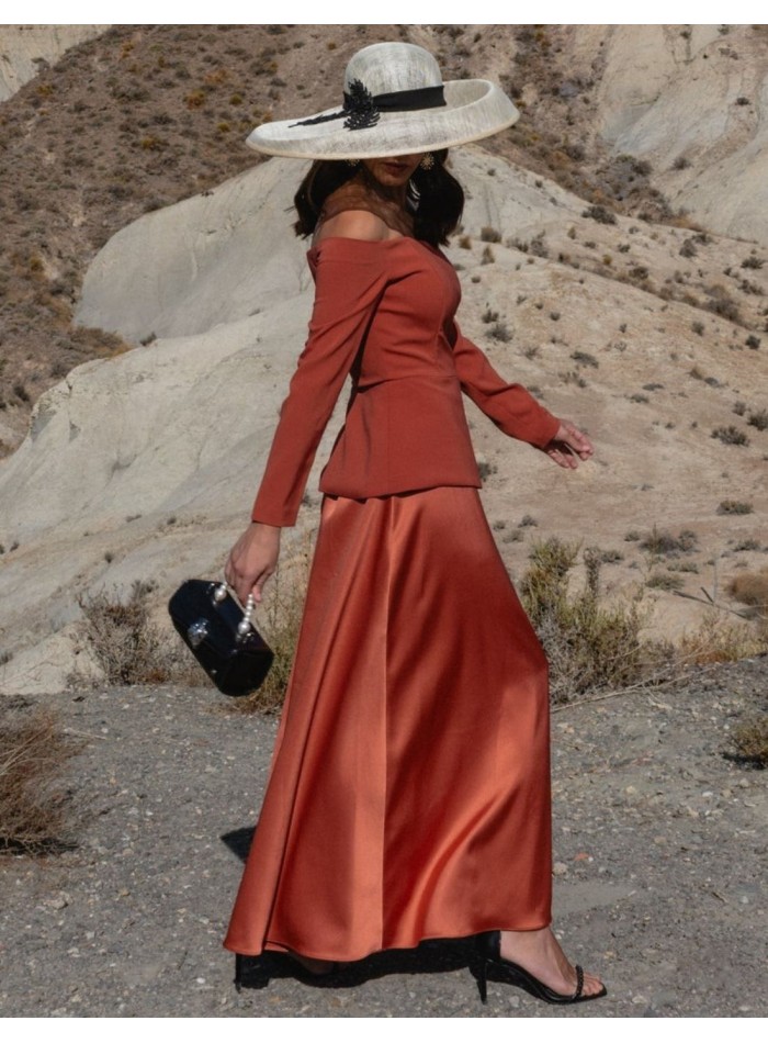 Conjunto de invitada con top escote bardot y falda evasé