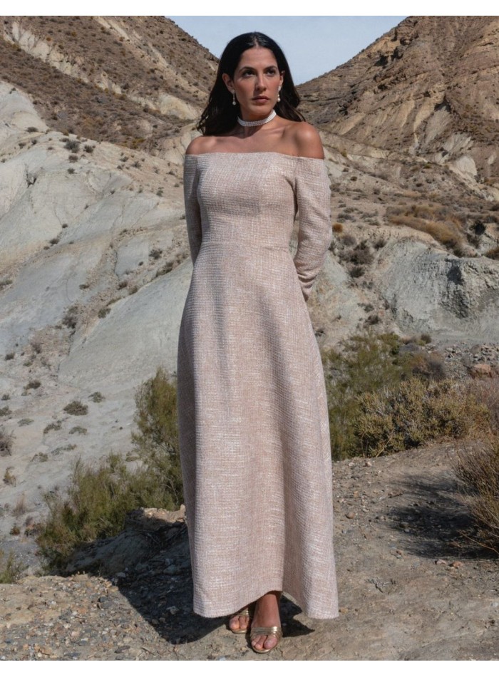 Vestido midi de tweed con escote Bardot y falda evasé