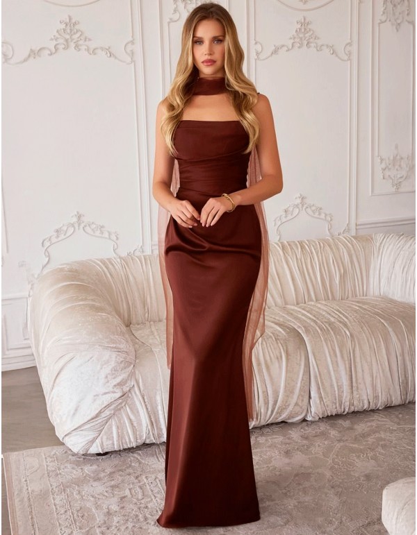 Robe de soirée longue avec larges bretelles et corsage...