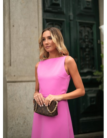 Robe longue rose à dos ouvert