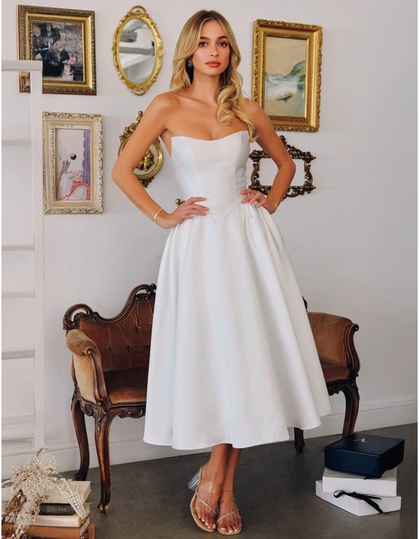 Robe de mariée sans bretelles avec jupe midi à volants