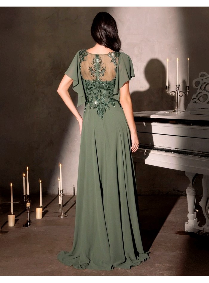 detalle de la espalda del Vestido de fiesta largo con cuerpo de pedrería y manga en cascada