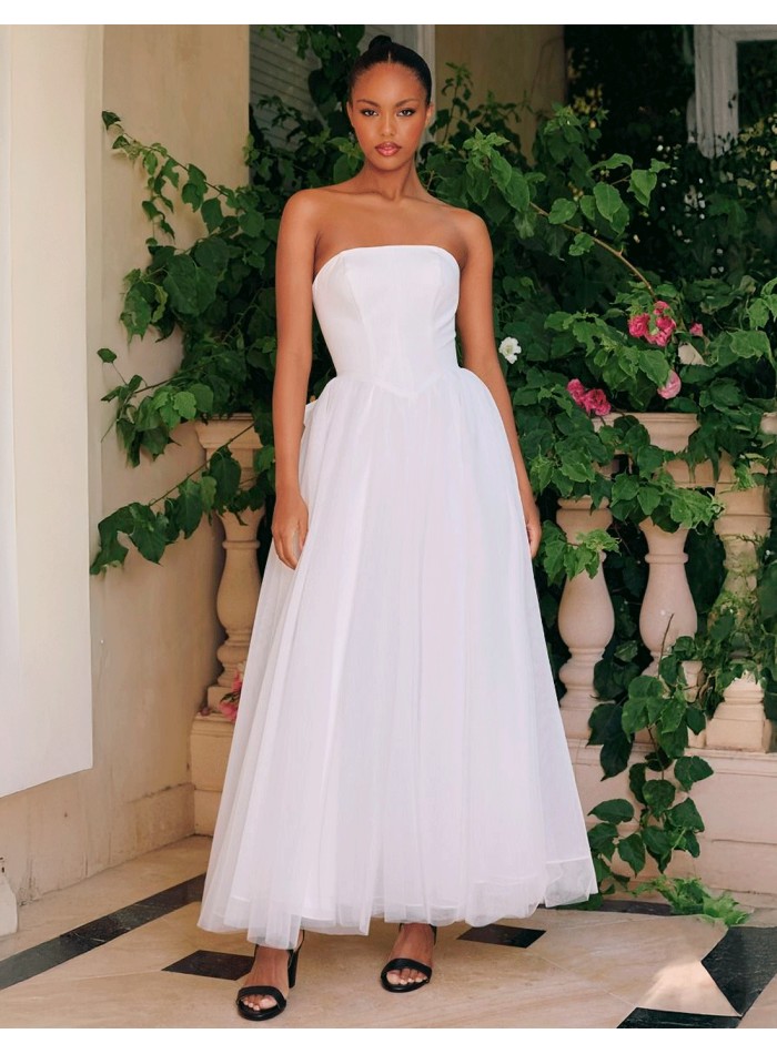 Strapless long wedding dress with tulle skirt...