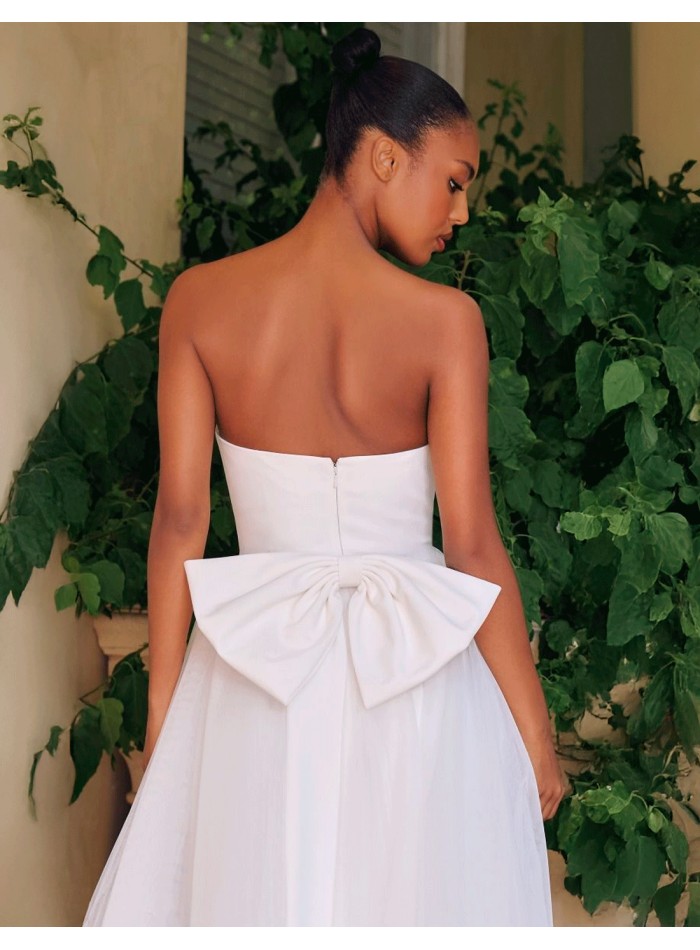 Strapless long wedding dress with tulle skirt...