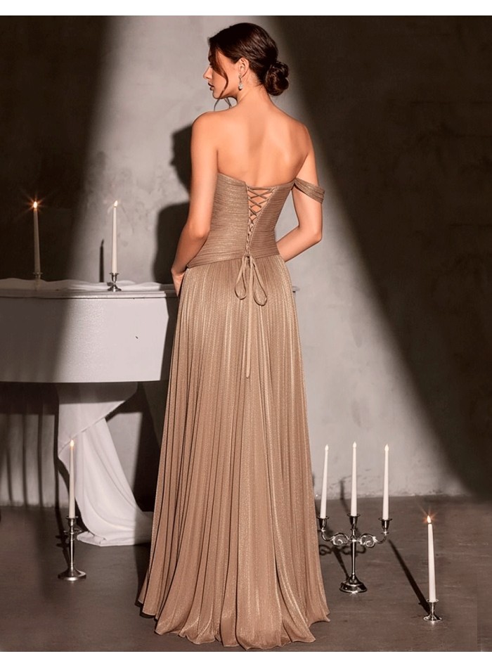 Robe longue asymétrique à encolure bardot avec...