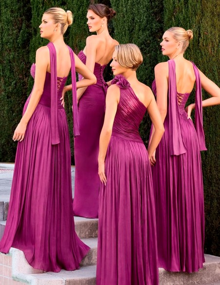 detalle de la espalda de los vestidos en color buganvilla para este año